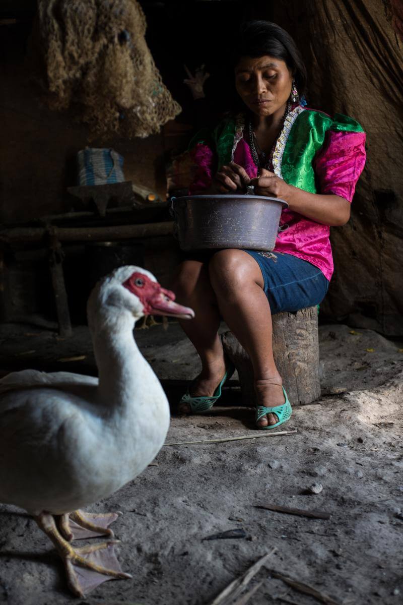 Una mujer en casa en Guatemala