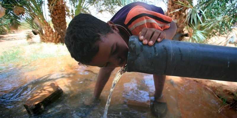 Los niños pueden padecer enfermedades graves por falta de agua.