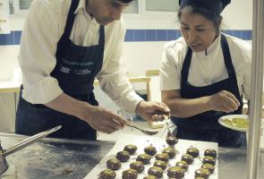 La Escuela de Empleo Cocinando tu Talento celebró el primer Festival Internacional de Tapas