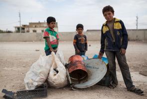Decenas de familias de refugiados sirios luchan por sobrevivir en Taanayel, en el Valle de Bekaa