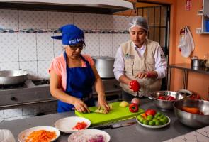 Community kitchens to fight food insecurity in Peru