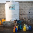 Cuatro millones de yemeníes depende de las distribuciones de agua en camiones cisterna 