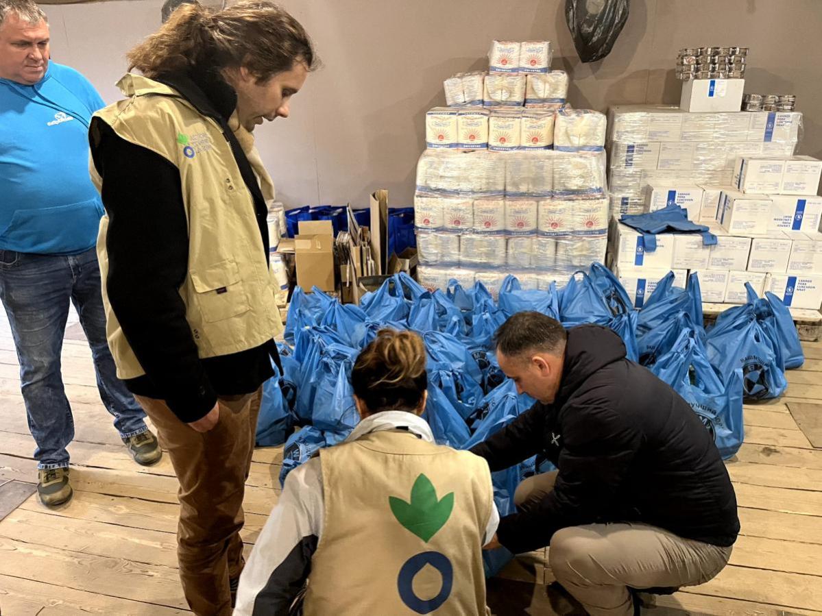 Distribution points for hot meals and firewood for the winter. © Action Against Hunger