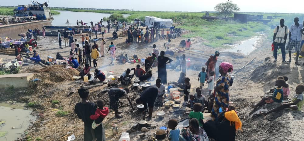 In New Fangak, Nyadak, her siblings, and thousands of other returnees and returnees have found temporary shelter.